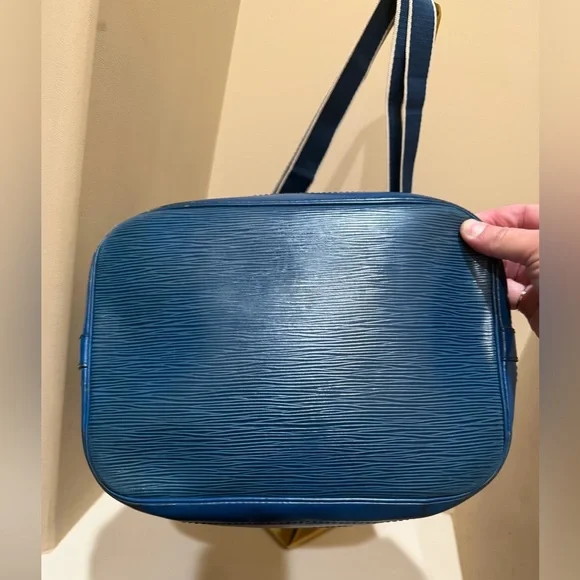 Louis Vuitton Epi Blue Bucket Bag GM - Please Read For Condition - Picture 6 of 16